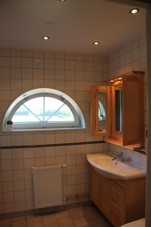 Overgrans Jordbruk Hotel Balsta Ruang foto